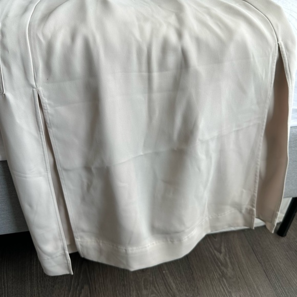 Aritzia | BABATON Kahlo Robe - Picture 13 of 13
